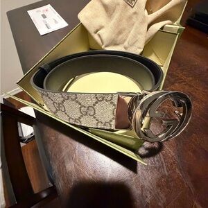 Gucci Reversible GG Supreme Size 105